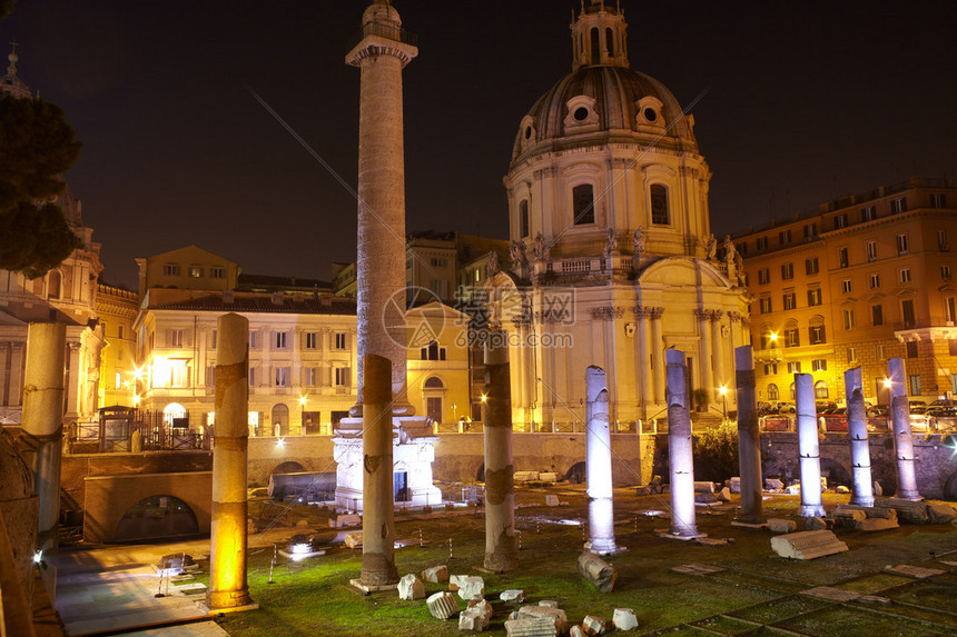 Trajan的专栏和BasilicaUlpi图片