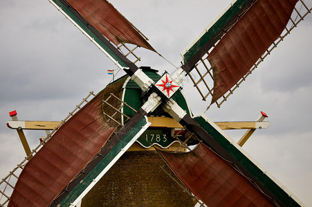 传统风车在荷兰图片