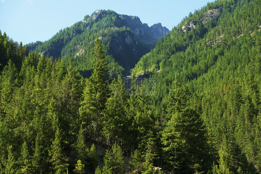 美国喀斯特山脉华盛顿州的喀斯特山脉风景秀丽图片