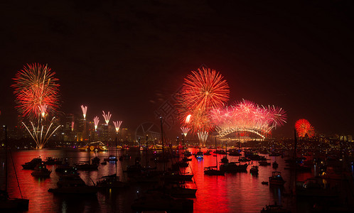 城市和港口的Cbd和海港新年烟花图片