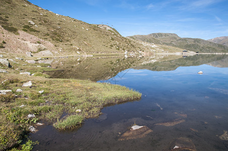 安道尔城高山湖泊景观图片