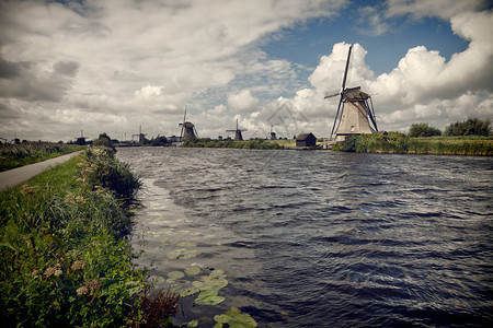 荷兰Kinderdijk水图片