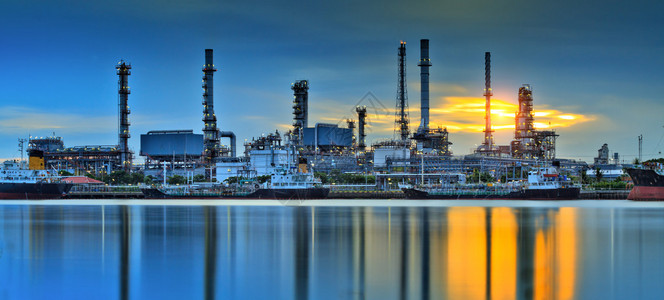 石油炼厂图片