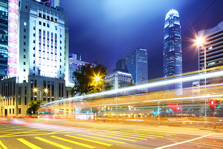 香港城市夜间交通图片