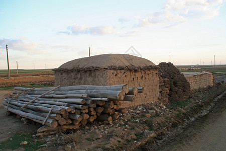 土耳其小村庄的简单房图片