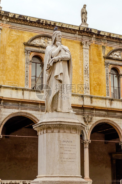 DanteAlighieri在意大利维罗纳的PiazzadeiStimori图片