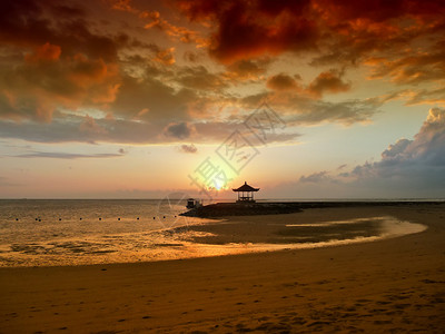 日落时分在Bali海滩图片