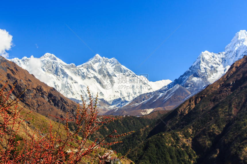 喜马拉雅山的高山风光白雪皑的山脉图片