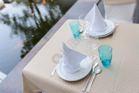 婚礼餐桌布置特写餐桌布置图片