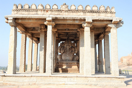 印度卡纳塔克邦哈比古代神庙的Ga图片