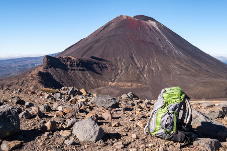 在新西兰汤加里罗公园Ngarauruhoe火山脚图片