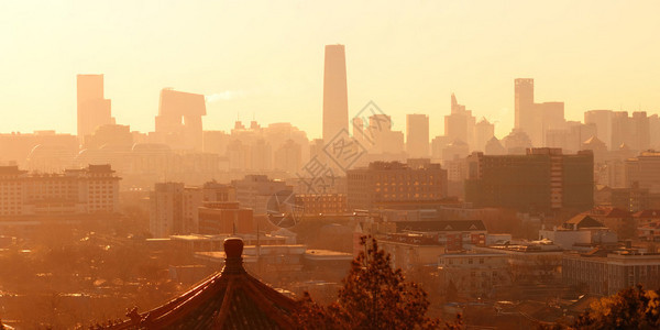 北京城市天际线与早晨的城市建筑剪影图片