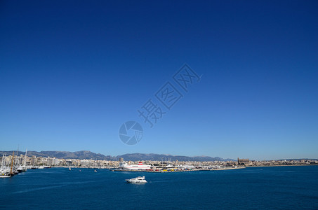 马略卡岛蓝海的大港口图片