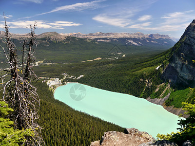 LakeLouise山区景象图片