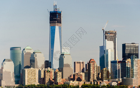 纽约市全景及曼哈顿天线横越哈德逊河图片