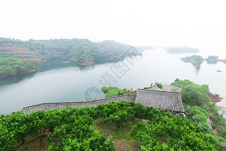 雾天千岛湖风光图片