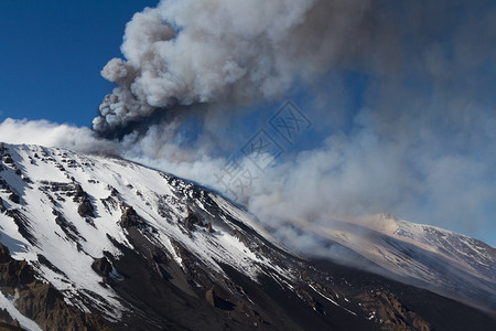 火山埃特纳火山喷发卡塔尼亚图片