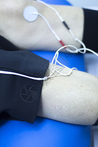 医院物理治疗诊所对肌肉损伤和韧带恢复进行康复骨科医疗的电脉冲理图片