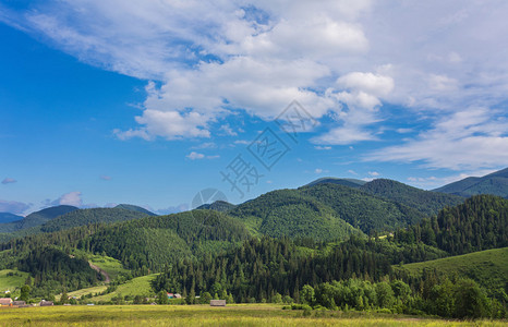 阿尔卑斯山脉的古德风景高清图片