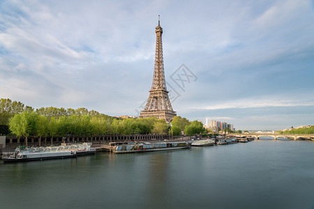 来自法国巴黎塞纳河图片