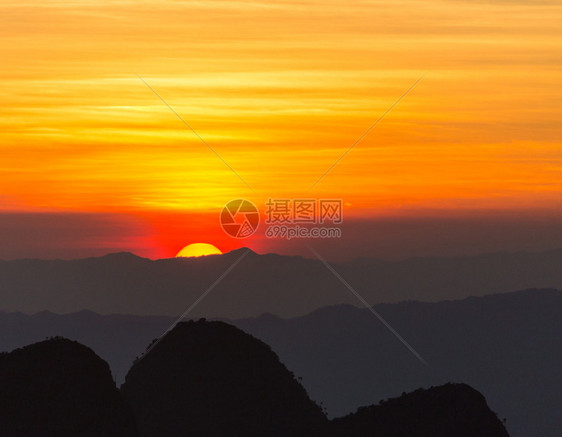 在泰国山顶日落山顶的图片