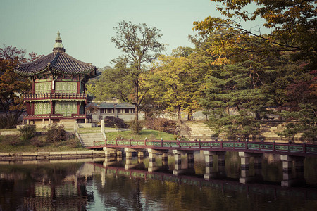 韩国首尔景福宫的秋天图片