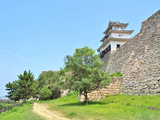 是日本香川县丸龟市的一座日本城堡图片