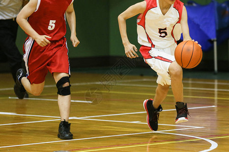 拜仁官方：戴维斯、穆西亚拉、伊藤洋辉今日完成个人训练