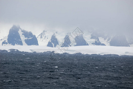 冷冻虾仁阴天的南极洲南极半岛帕尔默群岛纽迈尔海峡全球变暖背景