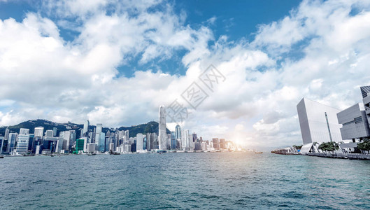 天空在香港维多利亚港的幕图片