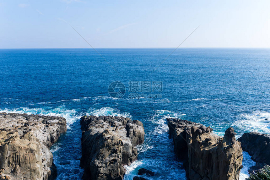 日本海岸岩石海岸图片