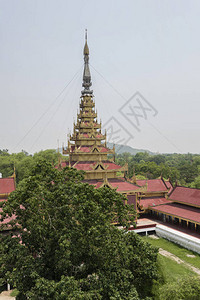 曼德勒宫的复制品是为缅甸最后一个皇家首府的当地人和游客的教育目的而制作的图片