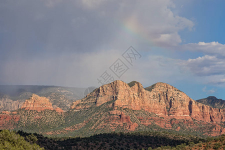 亚利桑那州塞多纳山脉风景红岩表图片