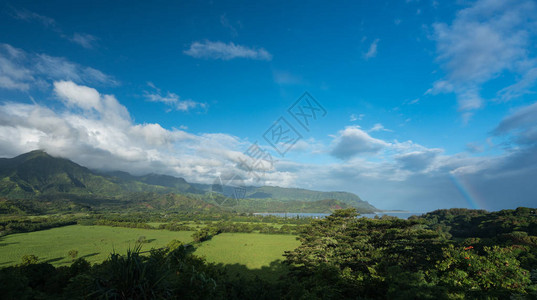 在夏威夷Kauai的Hanalei附近的彩图片