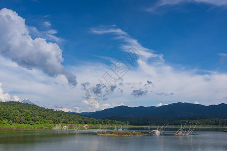 天空在天丽吉大坝朴奈南图片