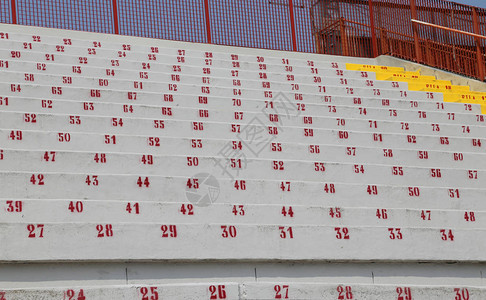 体育场运动场露台上许多数字以显示体背景图片