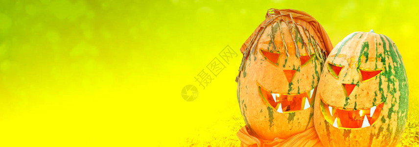 一个明亮的橙色南瓜果实的秋天背景万圣节图片
