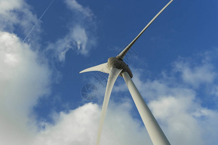在阴天旋转风力涡轮机现代发电技术可再生能源概念生态和环境友好型能图片