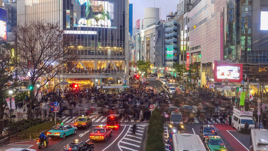 东京涩谷十字路口的顶视图图片