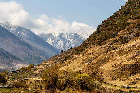 大山是四川甘孜的著名地标图片