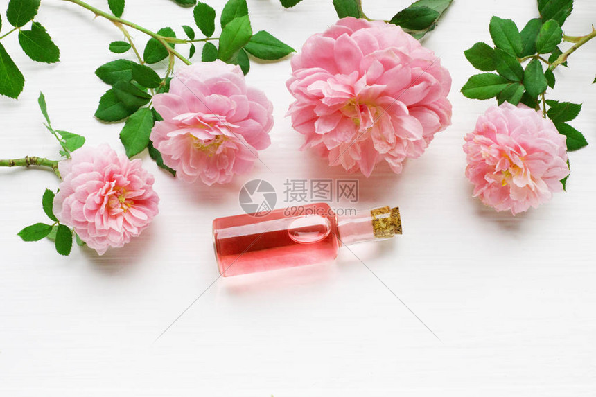 芳香疗法用玫瑰精油瓶图片