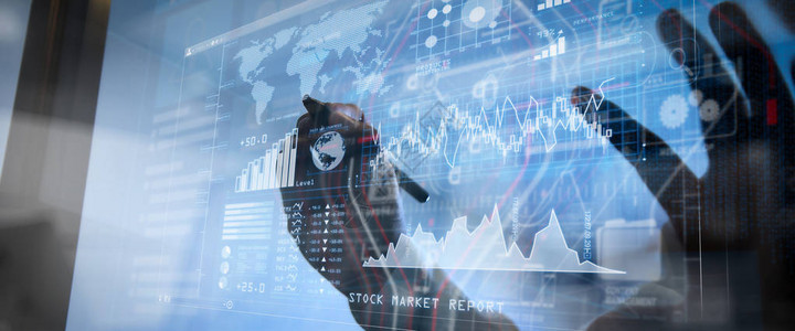 投资者分析股票市场报告和财务仪表板与商业智能Bi与关键绩效指标Kpi正义和法律概念男律师在办公室与木槌背景图片