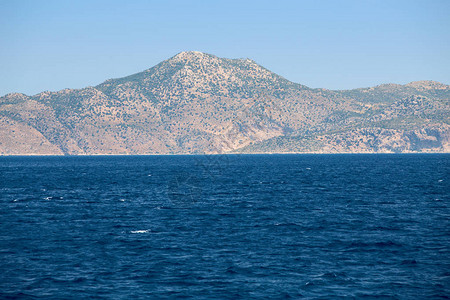 土耳其山区远距离海洋的视野图片
