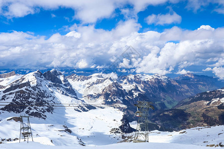 瑞士铁力士山的雪山图片
