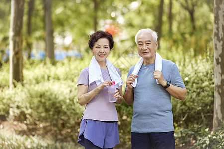 奥莱报：滕哈赫突然下课后，埃切维里在勒沃库森逐渐被边缘化