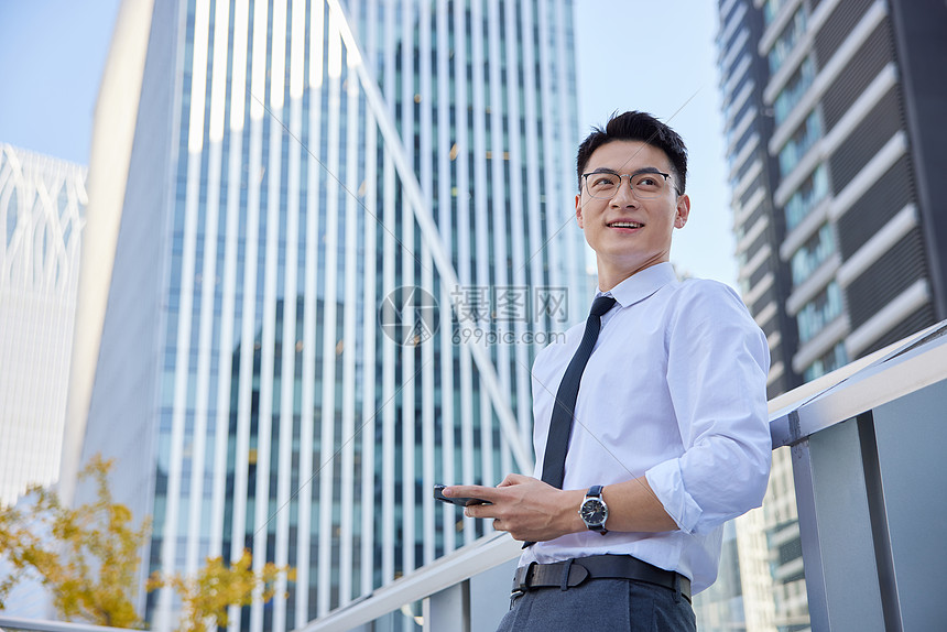 成熟的都市商务男士形象图片