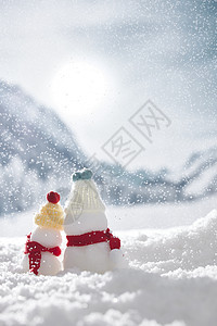 冬季雪景小雪人背影图片