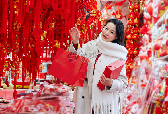 新年购物人像摄影图高清图库