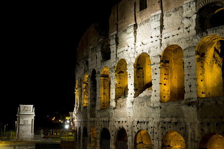 罗马斗兽场夜景图片