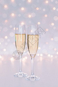 用香槟庆祝新年背景图片